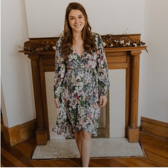 Dresses & Skirts - Beautiful floral long sleeve midi wrap dress